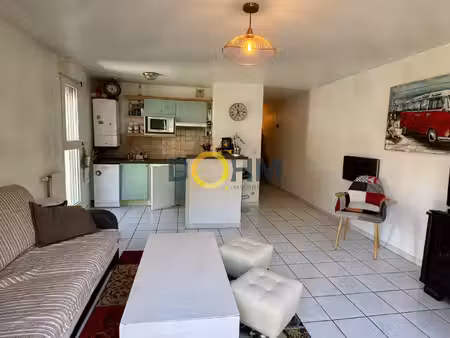 t2 avec balcon et box fermé centre ville aix