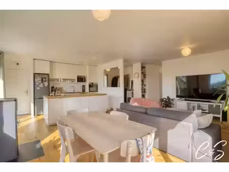 maison bois de 2021  clé en main avec terrasse et jardin