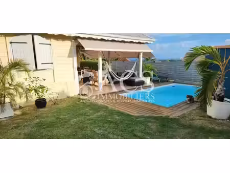 villa créole t4 avec mezzanine  piscine et vue mer