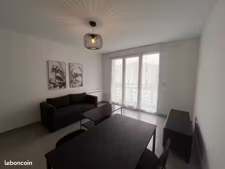 t2 meublé refait à neuf 41 m²  balcon et parking – bruges