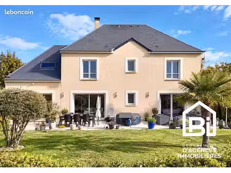 maison 8 pièces 235 m²