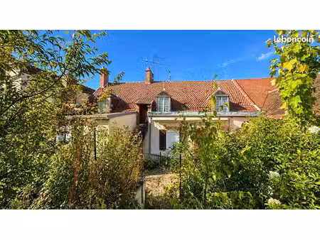 rare plain-pied à rénover 115 m²  3 chambres  immense grenier aménageable  garages et supe