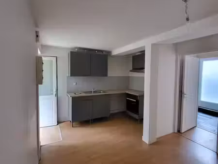 à louer – t2 de 37 m² à quimperlé entièrement refait