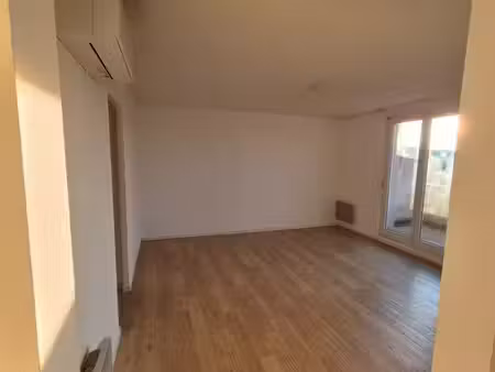 à louer – t2 très lumineux 47 m² avec balcon – sermoyer