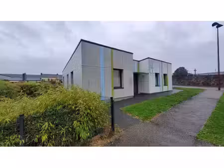 a vendre - locaux professionnels de 102 m2 - 3 bureaux - grand fougeray