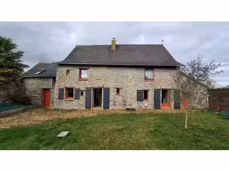 a vendre - charmante longère de caractère 160m2 - 5 pièces - 3 chambres - la couyere