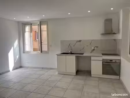 à louer – appartement t3 de 56 m² à arthès