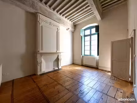 appartement t3 dans vieux cahors