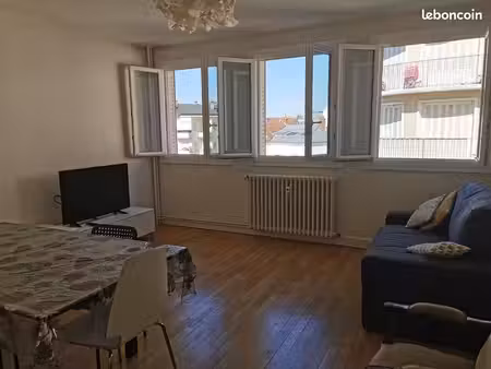 appartement meublé 3 chambres proche république