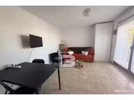 studio 1 pièce 24 m²