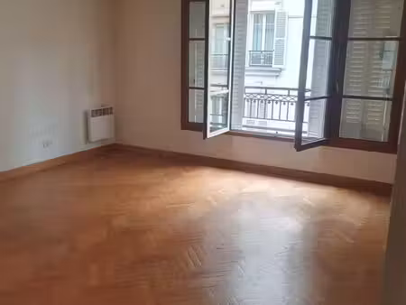 appartement lumineux  dans une rue très calme