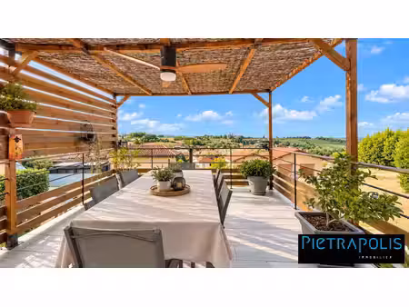 charmante maison mitoyenne avec extérieur et garage - vue exce
