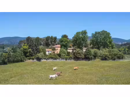 a vendre - domaine agricole et sa bastide - sud luberon -