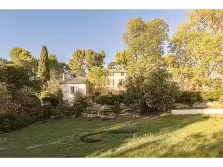 domaine du 19ème siècle à rénover à vendre dans le sud luberon