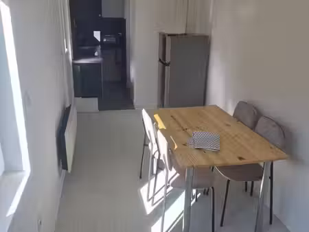petite maisonnette de bourg meublé