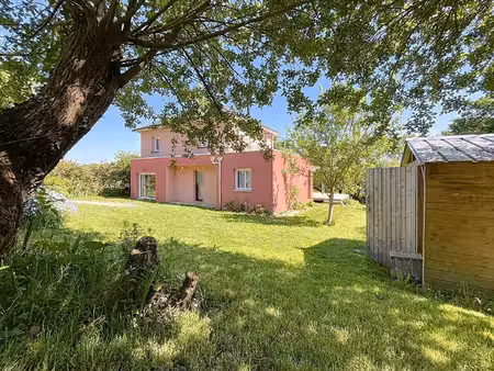 barraine immo - a vendre : maison contemporaine a l'abris des regards à camaret-sur-mer -.