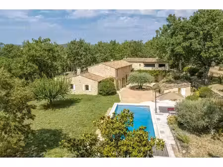 lacoste - mas en pierre - 300m² habitables - terrain paysager 24.435m² - piscine -...