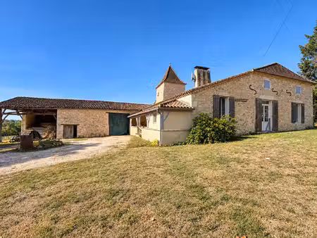 ensemble en pierre à proximité de villeréal