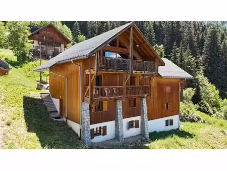 oz station - chalet spacieux avec trois appartements