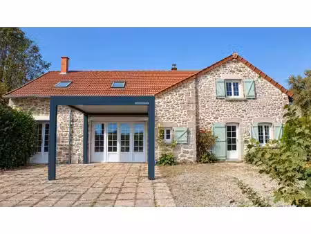 maison en pierre rénovée charme et beaux volumes aux portes de guéret