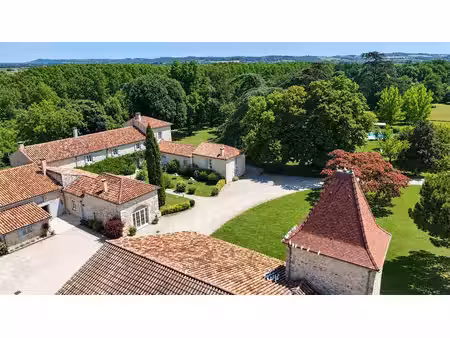 beau domaine avec activité événementielle au cœur du lot-et-garo