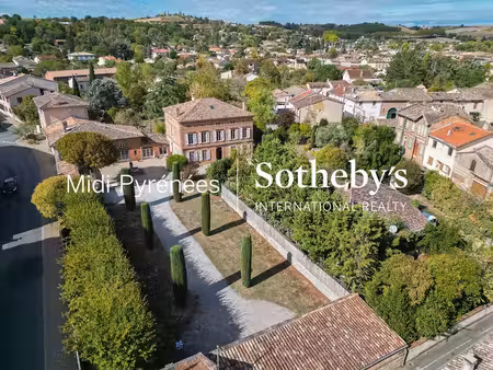 exclusivité : vaste magnifique maison de maître du xix°