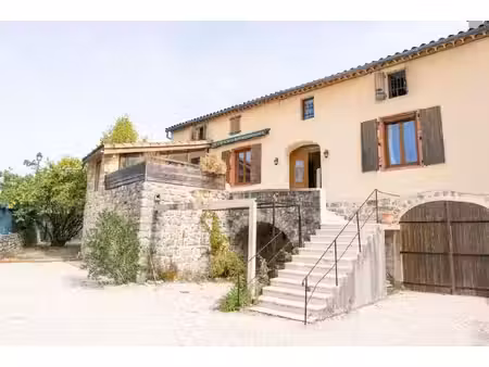 07140 : ancienne magnagnerie de 240 m² sur 690m² de terrain