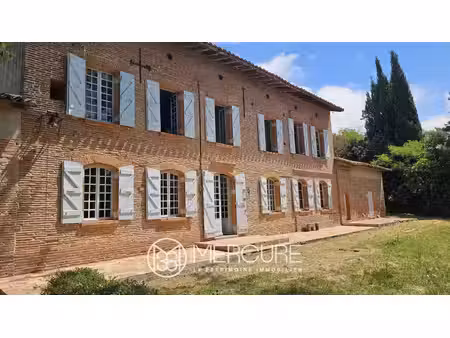 aux portes de toulouse  domaine de charme et d'histoire au cœur des collines
