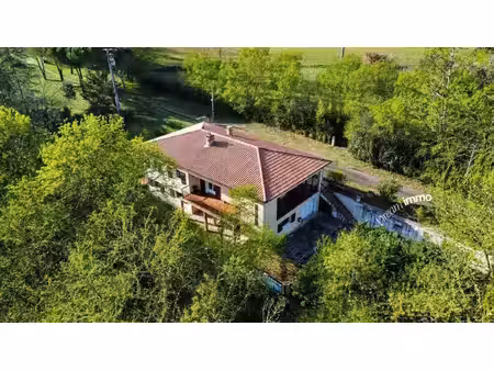 à proximité de vic-fezensac – spacieuse maison familiale  lu