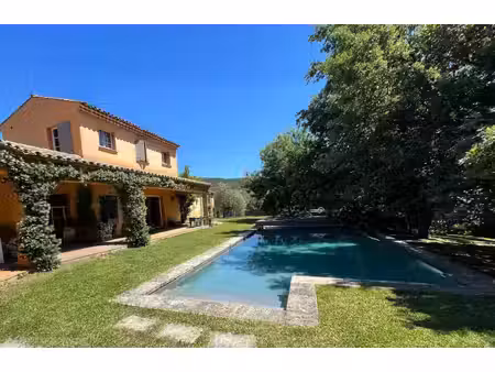 maison de famille au calme sur grand terrain arbore avec piscine a debordement