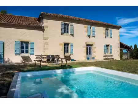 charmante maison avec piscine et vue panoramique sur les pyrénées