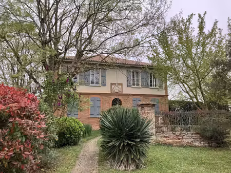 maison de caractere - piscine - vue pyrénées - dépendance