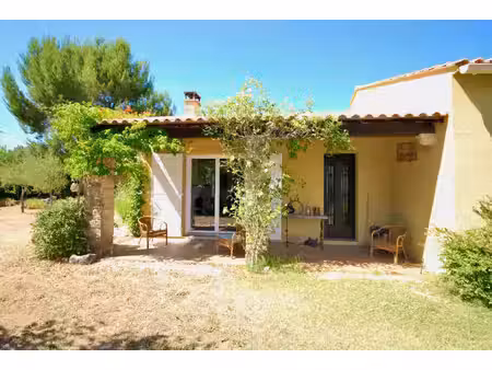villa provençale avec piscine et jardin méditerranéen