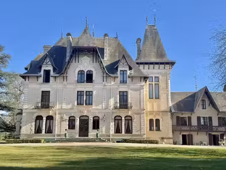 magnifique domaine de 150ha de près et forêts pres de chatellerault