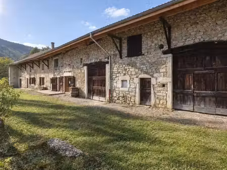 marchamp (01) – longère de 1760 et 1 6 ha de pré
