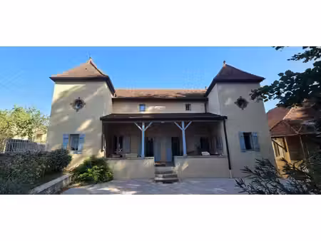 elégante maison de village en parfait état avec dépendance et piscine à 12 minutes de...
