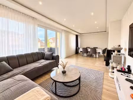 appartement 4 pièces rénové 103 m2 balcon  ascenseur et parking