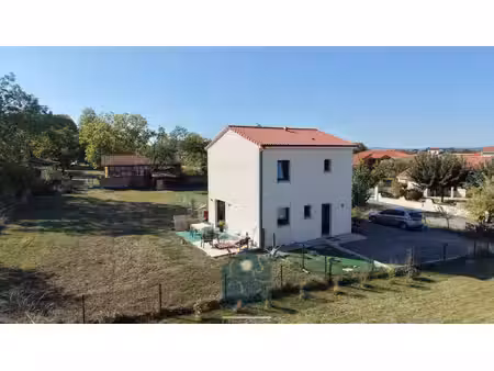 maison individuelle neuve 4 pièces avec terrasse  jardin et stationnement