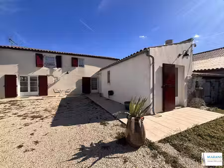 maison avec beaux volumes à sainte-soulle