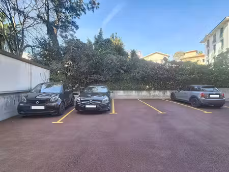 parking de plain pied - av gay