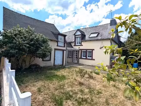 charmante maison de campagne à vendre au cœur du village de plumieux — 137 800 €