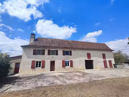 ferme du xviiie siècle avec 16 hectares de terrain