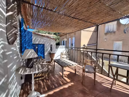 maison de village avec terrasse centre lumio