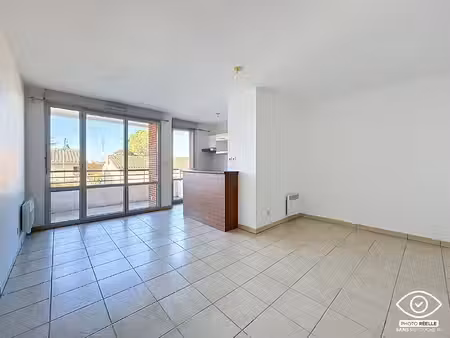 escalquens - t3 de 60 m² avec terrasse et parking
