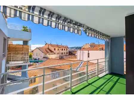 rcm - charmant 3 pièces avec grande terrasse et parking