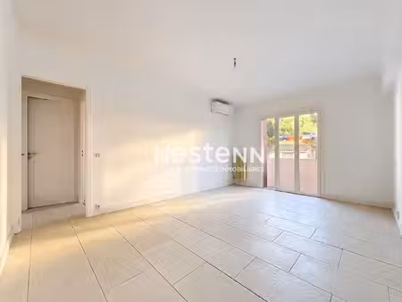 vallauris - 2p - 45m² - refait à neuf - parking - cave - balcon