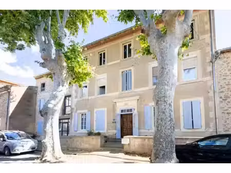 maison de maître rénovée avec logement indépendant  jardin  piscine et granges  à 15 min..