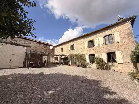 ancien presbytère du xviiie siècle avec grange  piscine chauffée et jardins privés