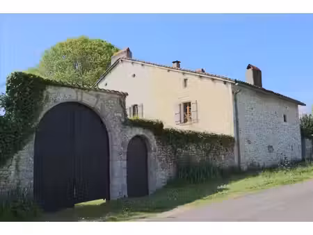 « logis » historique datant du xviième siècle.