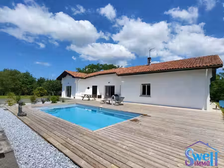 au calme  maison traditionnelle t7 220m² au sol garage piscine